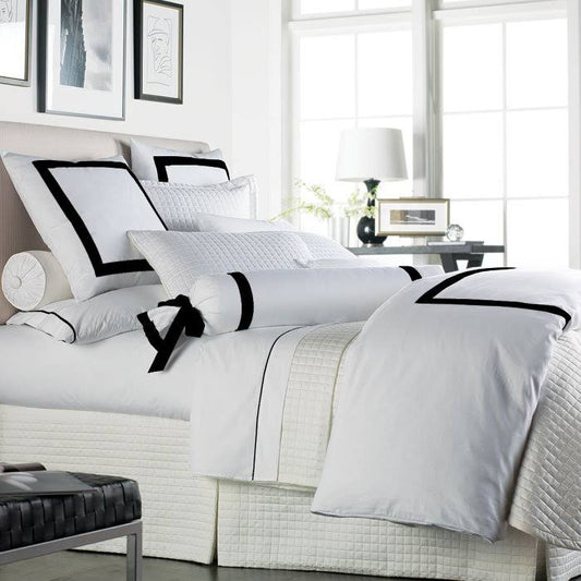 1 Egyptian-Quality Cotton Duvet Cover Darby Home Co Color: White / Black, Size: King